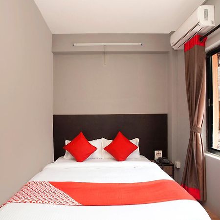 Oyo 587 Hotel Tradition Inn Катманду Экстерьер фото