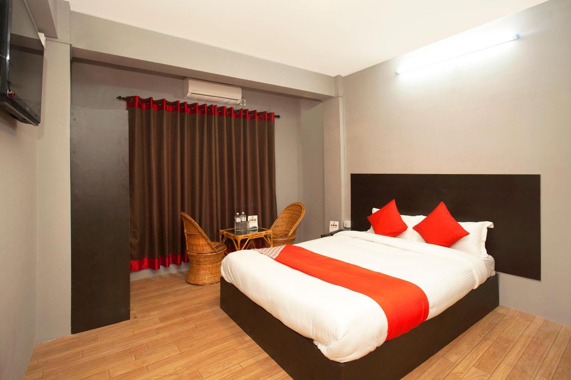 Oyo 587 Hotel Tradition Inn Катманду Экстерьер фото