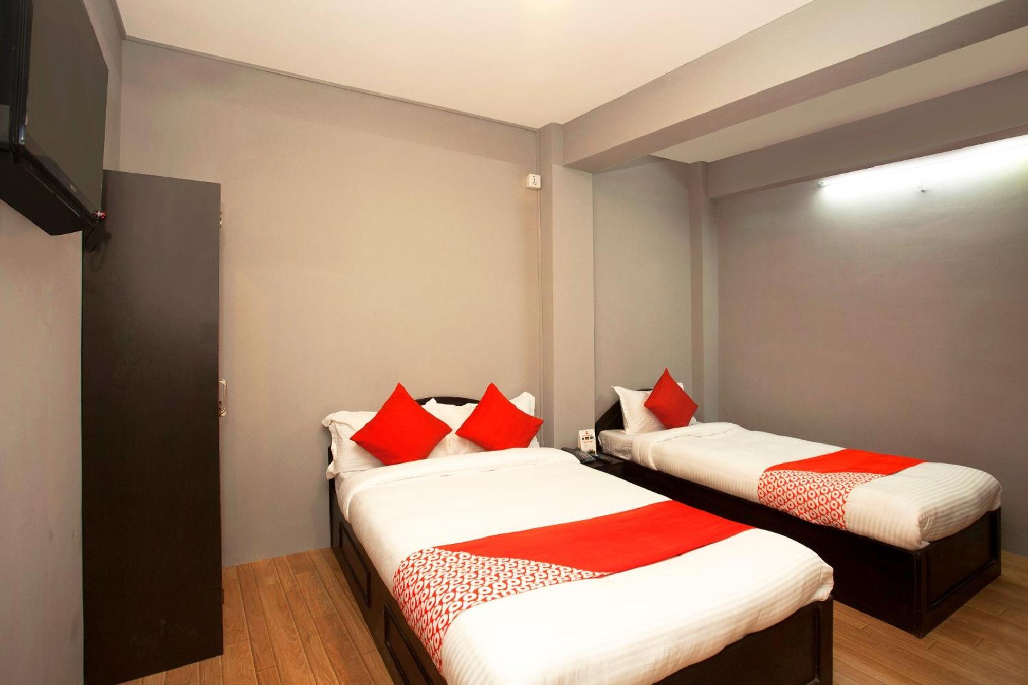 Oyo 587 Hotel Tradition Inn Катманду Экстерьер фото