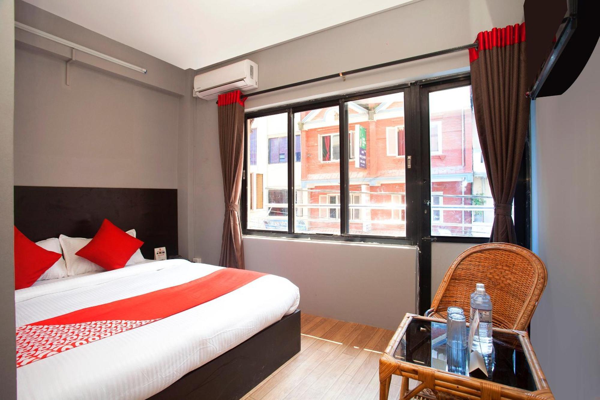 Oyo 587 Hotel Tradition Inn Катманду Экстерьер фото