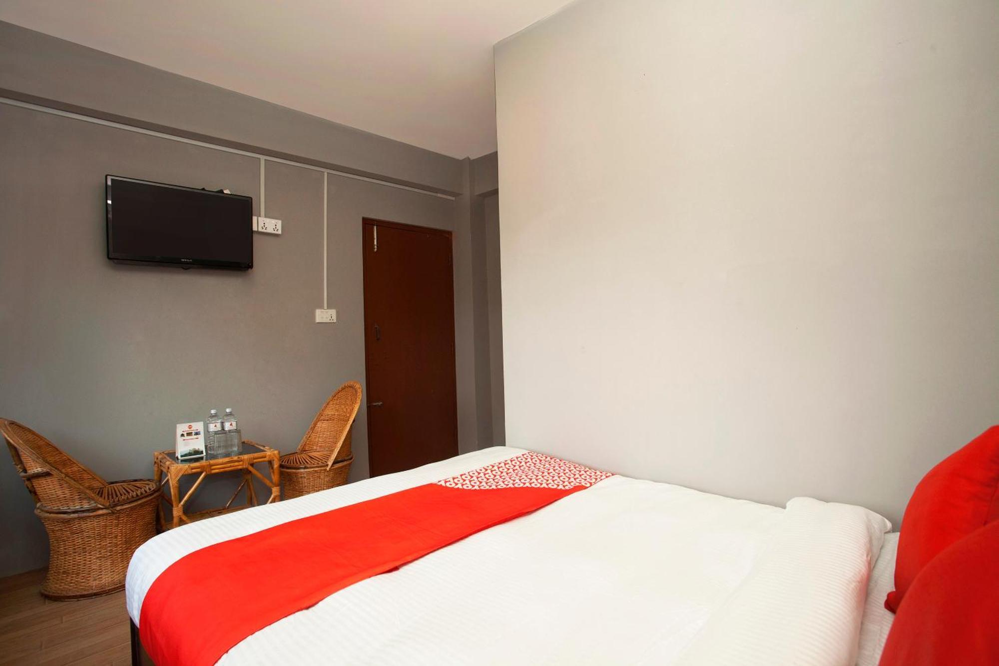 Oyo 587 Hotel Tradition Inn Катманду Экстерьер фото