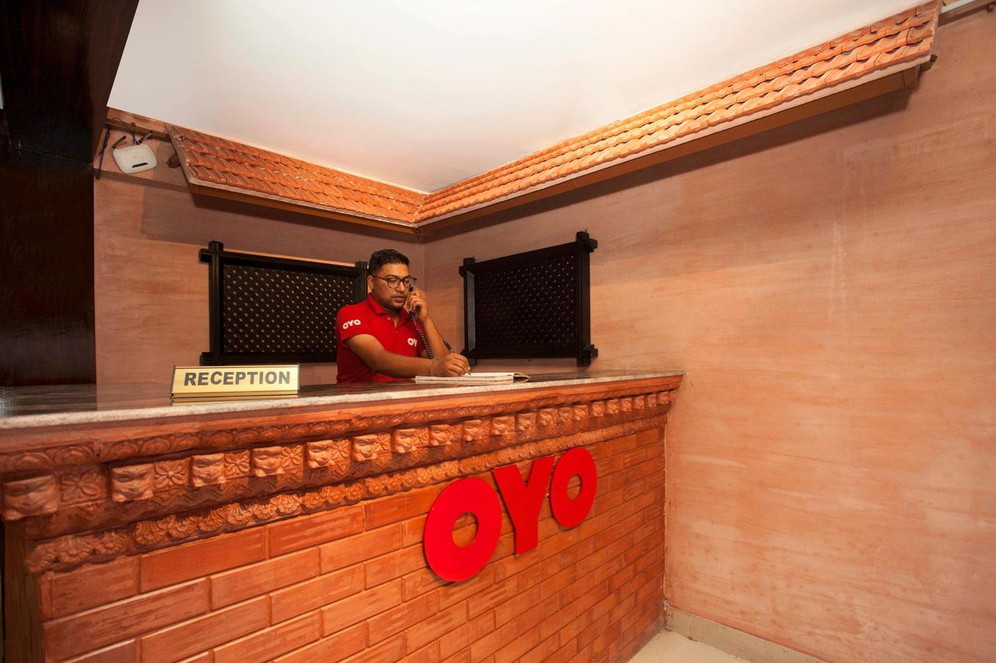 Oyo 587 Hotel Tradition Inn Катманду Экстерьер фото